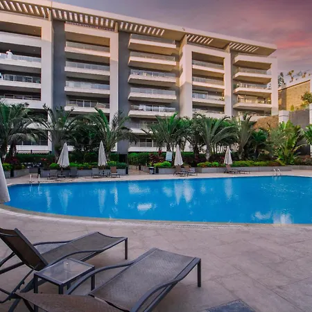 Luxurious Family 5Br Pool View Near Airport!-3